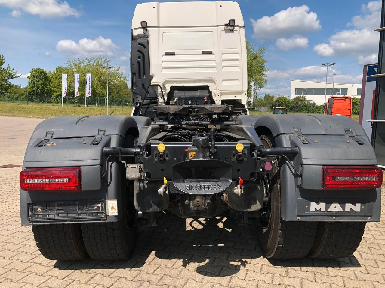 MAN TGX 33.640 6x4 2-Kreis-Hydraulik*AHK*AP Achsen - Tractor unit: picture 5 MAN TGX 33.640 6x4 2-Kreis-Hydraulik*AHK*AP Achsen - Tractor unit: picture 5