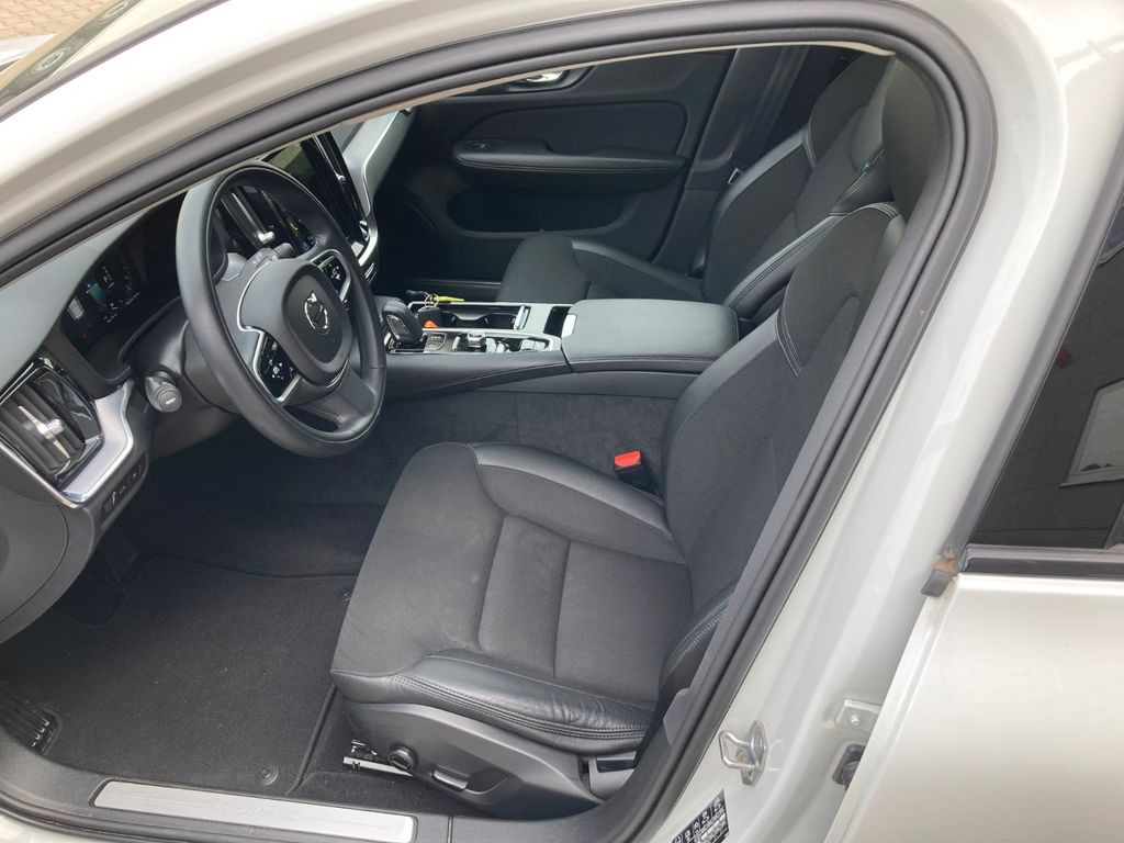 Volvo V60 T6 AWD R-Design Expression Recharge Plug-In Volvo V60 T6 AWD R-Design Expression Recharge Plug-In - Estate car: picture 5 Volvo V60 T6 AWD R-Design Expression Recharge Plug-In Volvo V60 T6 AWD R-Design Expression Recharge Plug-In - Estate car: picture 5