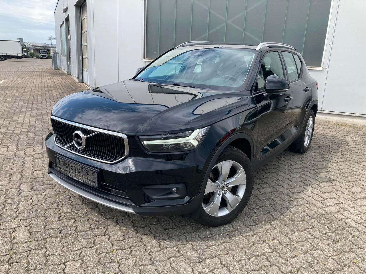 Volvo XC 40 D3 Momentum Pro AWD - SUV: picture 1 Volvo XC 40 D3 Momentum Pro AWD - SUV: picture 1