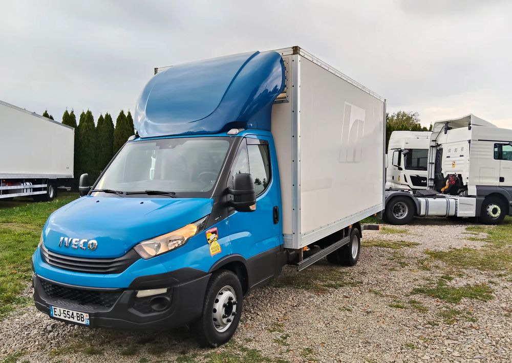 Iveco Daily 70C18 - Box truck: picture 2 Iveco Daily 70C18 - Box truck: picture 2