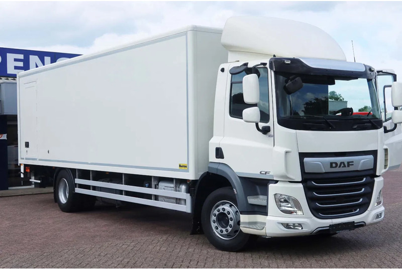 DAF CF 290 Bak+Klep Dhollandia 2.000 kg - Box truck: picture 2 DAF CF 290 Bak+Klep Dhollandia 2.000 kg - Box truck: picture 2