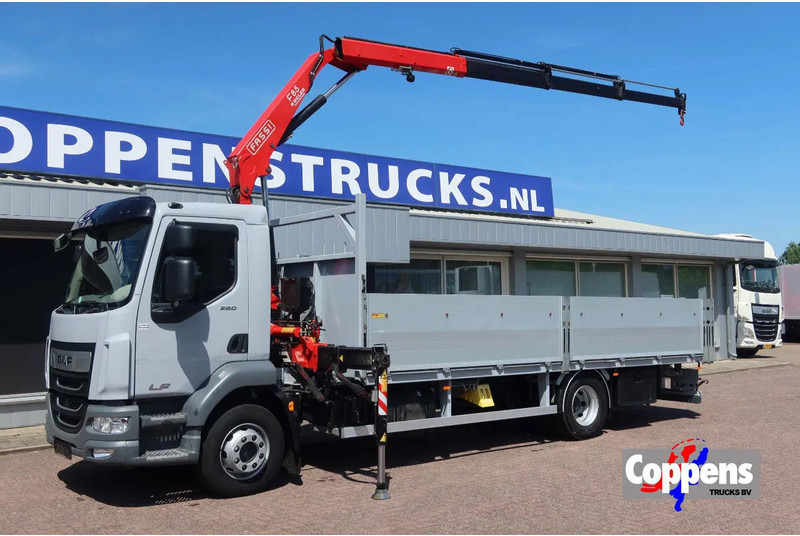 DAF LF 260 FA Openwagen + Kraan Fassi F85 B023+ Radio controle - Dropside/ Flatbed truck: picture 1 DAF LF 260 FA Openwagen + Kraan Fassi F85 B023+ Radio controle - Dropside/ Flatbed truck: picture 1