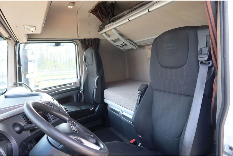 DAF XF 106.480 FAR 6x2 Oprijvrachtwagen slaapcabine + 2 bedden - Autotransporter truck: picture 5 DAF XF 106.480 FAR 6x2 Oprijvrachtwagen slaapcabine + 2 bedden - Autotransporter truck: picture 5