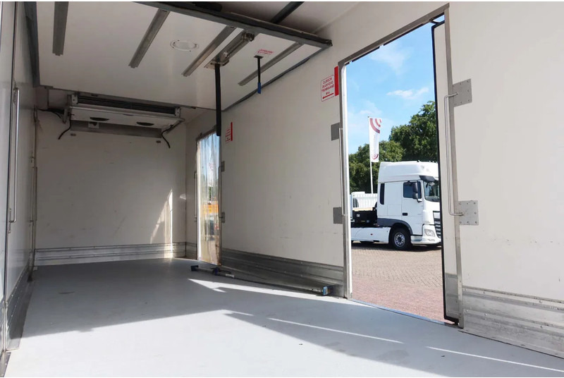 Iveco EuroCargo 120 El 210L Koel/Vries+Klep Bitemp met verplaatsbare wand - Refrigerator truck: picture 4 Iveco EuroCargo 120 El 210L Koel/Vries+Klep Bitemp met verplaatsbare wand - Refrigerator truck: picture 4
