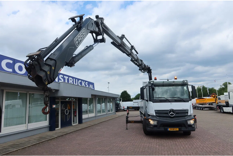 Mercedes-Benz Antos 2830 6x2 Kraanwagen Fassi F 295 + FLY-JIB 3x Radiografisch - Dropside/ Flatbed truck: picture 2 Mercedes-Benz Antos 2830 6x2 Kraanwagen Fassi F 295 + FLY-JIB 3x Radiografisch - Dropside/ Flatbed truck: picture 2