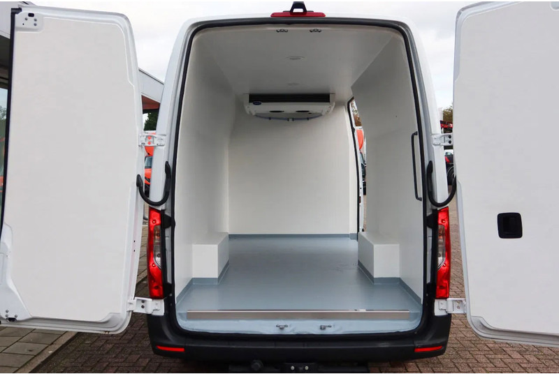 Mercedes-Benz Sprinter 317 L3 H2 Koel / Vries/ Verwarmen + 220 volt nachtaansluiting - Refrigerated van: picture 4 Mercedes-Benz Sprinter 317 L3 H2 Koel / Vries/ Verwarmen + 220 volt nachtaansluiting - Refrigerated van: picture 4