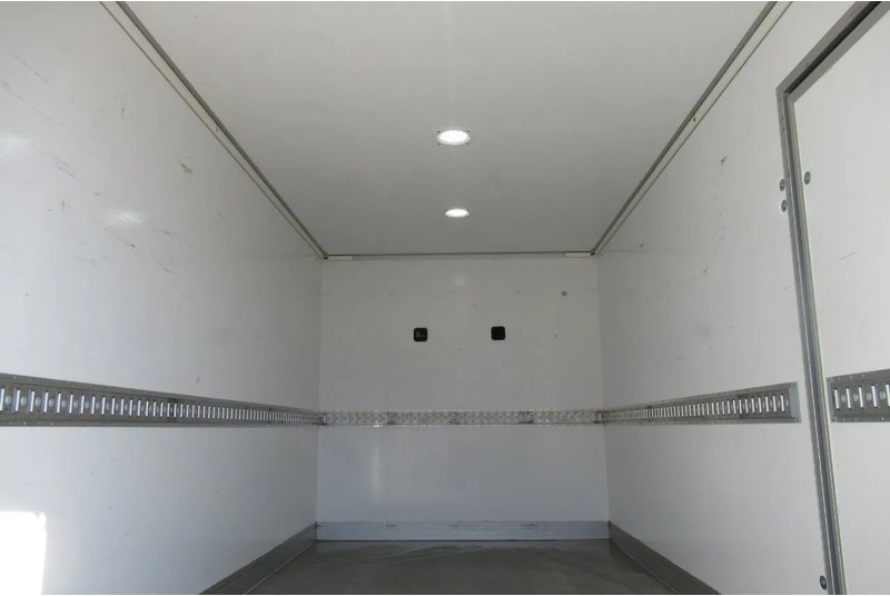 Renault Master Heating HEAVY DUTCH FLOWER TRUCK Euro 6 - Box truck: picture 4 Renault Master Heating HEAVY DUTCH FLOWER TRUCK Euro 6 - Box truck: picture 4