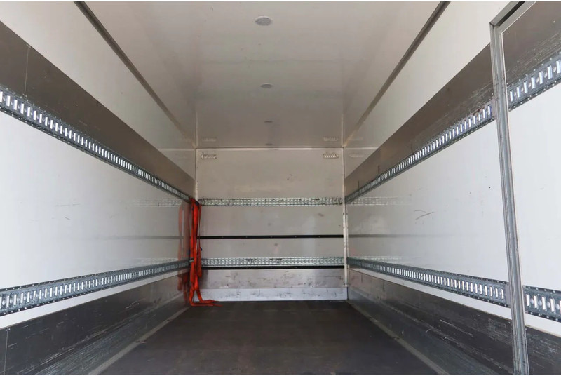 Volvo FL 250 FL 250 Bakwagen + Klep 2.000 kg Euro 6 - Box truck: picture 4 Volvo FL 250 FL 250 Bakwagen + Klep 2.000 kg Euro 6 - Box truck: picture 4