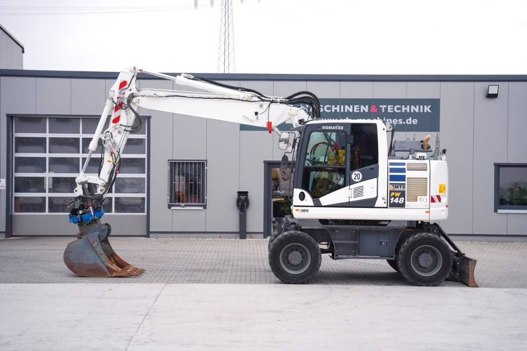 Komatsu PW 148-11 - Wheel excavator: picture 1 Komatsu PW 148-11 - Wheel excavator: picture 1