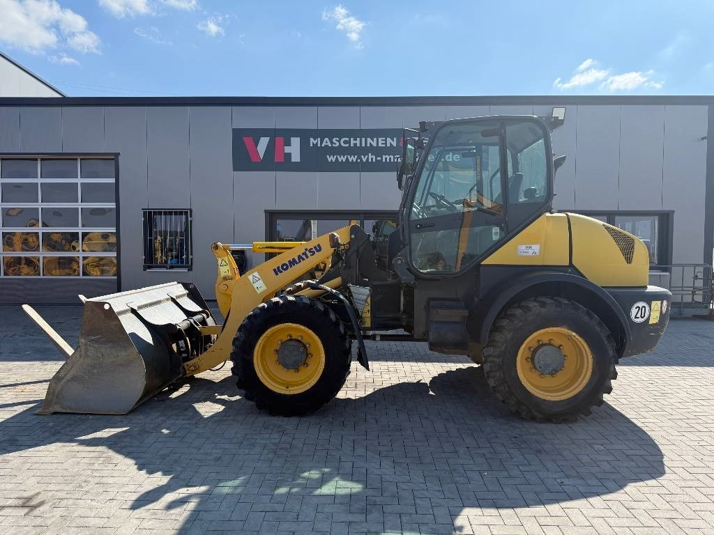 Komatsu WA 100 M-5 - Wheel loader: picture 1 Komatsu WA 100 M-5 - Wheel loader: picture 1