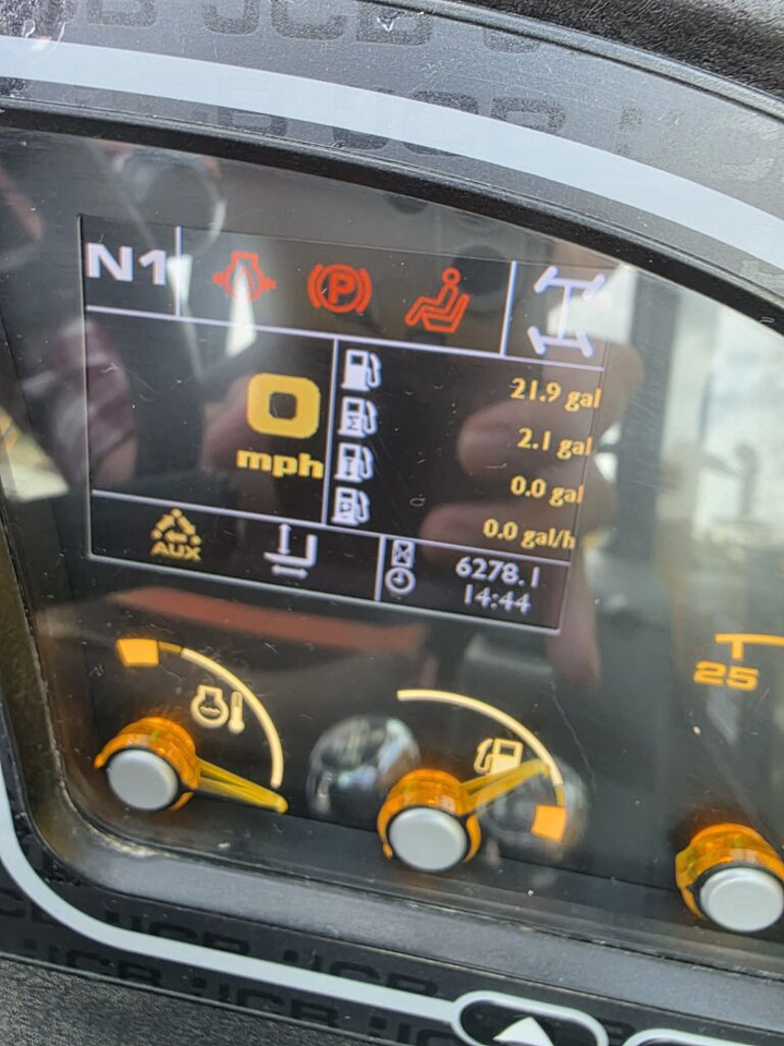 Telescopic handler JCB 540-140 HI VIZ: picture 9