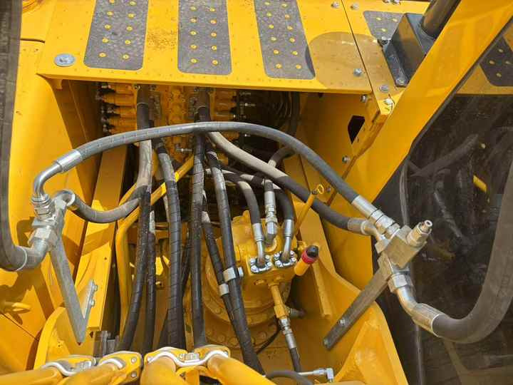 21t Japan Original Used Komatsu PC210 PC200 PC220 Crawler Excavator - Excavator: picture 4 21t Japan Original Used Komatsu PC210 PC200 PC220 Crawler Excavator - Excavator: picture 4