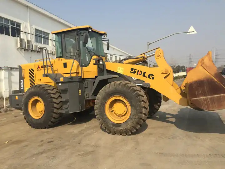 5 ton mini Used Original State loader SDLG 953 956L Used Small wheel loader - Wheel loader: picture 4 5 ton mini Used Original State loader SDLG 953 956L Used Small wheel loader - Wheel loader: picture 4
