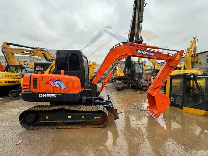 Awesome Performance Korea Imported Small Scale Used Doosan Dh60 Excavator in Shanghai - Crawler excavator: picture 5 Awesome Performance Korea Imported Small Scale Used Doosan Dh60 Excavator in Shanghai - Crawler excavator: picture 5