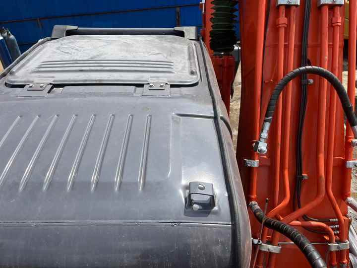 Digger Micro Crawler Excavator Used Hitachi ZX200 Crawler Excavator Hot Sale In Stock, Hitachi Excavators - Crawler excavator: picture 5 Digger Micro Crawler Excavator Used Hitachi ZX200 Crawler Excavator Hot Sale In Stock, Hitachi Excavators - Crawler excavator: picture 5
