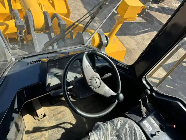 High Quality Used 7 Ton Heavy Front Loader Komatsu Wa470 Good Price Japan Made Tire Loader - Wheel loader: picture 5 High Quality Used 7 Ton Heavy Front Loader Komatsu Wa470 Good Price Japan Made Tire Loader - Wheel loader: picture 5