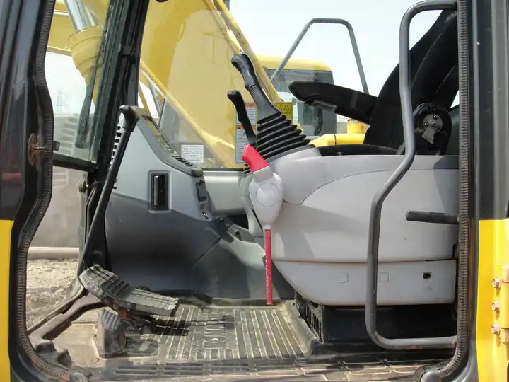 Hot sale low price Komatsu PC130-7 medium used machine hydraulic crawler backhoe digger 13ton used excavators - Crawler excavator: picture 4 Hot sale low price Komatsu PC130-7 medium used machine hydraulic crawler backhoe digger 13ton used excavators - Crawler excavator: picture 4