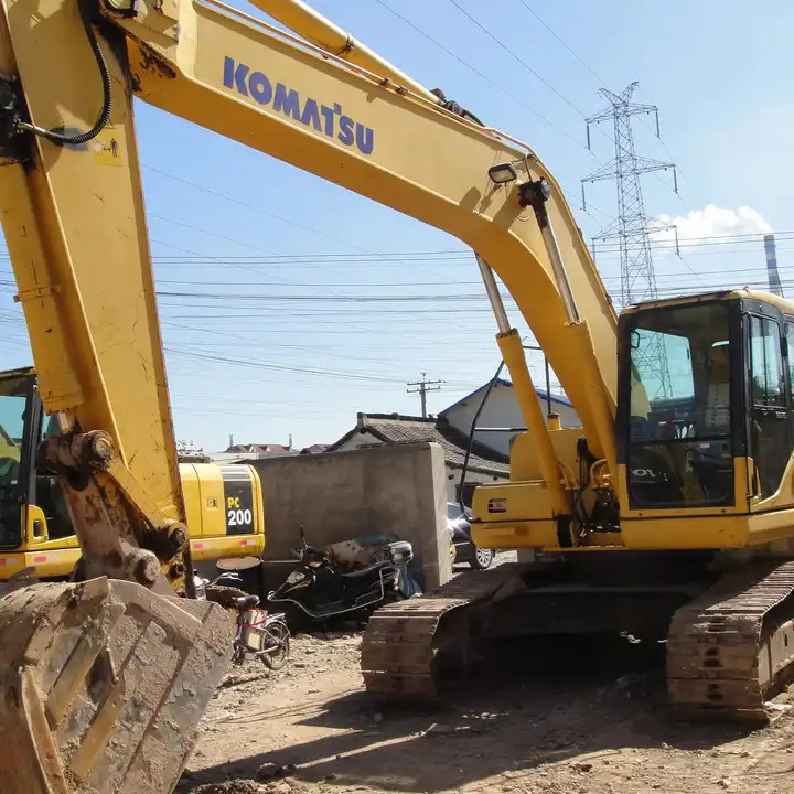 Hot sell Komatsu PC220 Buy Komatsu PC220 Kamatsu Excavator PC220 Price New Komatsu PC220 pc200 pc240 Excavator - Excavator: picture 2 Hot sell Komatsu PC220 Buy Komatsu PC220 Kamatsu Excavator PC220 Price New Komatsu PC220 pc200 pc240 Excavator - Excavator: picture 2