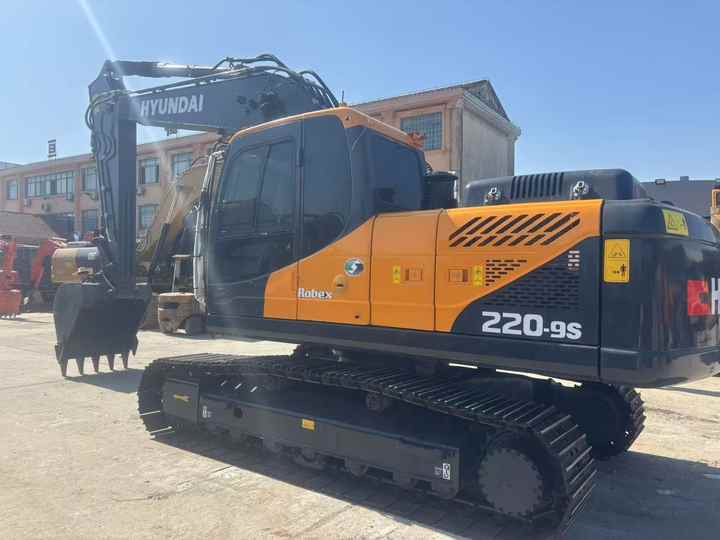 Korea 22 Ton Hyundai 220 Excavator R220LC-9s Used Hyundai Excavator 220 Used Hyundai 220-9 225LC Machine for Construction - Excavator: picture 2 Korea 22 Ton Hyundai 220 Excavator R220LC-9s Used Hyundai Excavator 220 Used Hyundai 220-9 225LC Machine for Construction - Excavator: picture 2