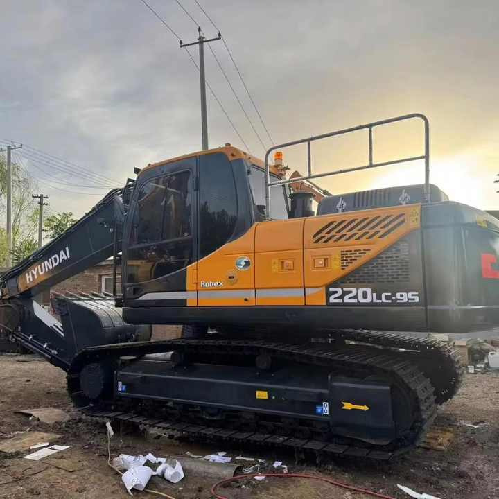 Korea Original Used Hyundai 220LC-9S Excavator Used Robex Hyundai 220 Excavator 220LC-9S Used Excavators for Sale - Excavator: picture 2 Korea Original Used Hyundai 220LC-9S Excavator Used Robex Hyundai 220 Excavator 220LC-9S Used Excavators for Sale - Excavator: picture 2