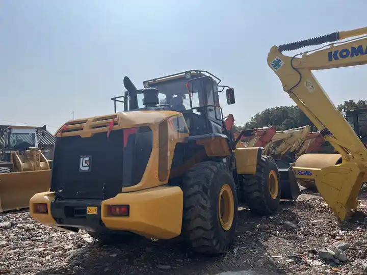 Original China LiuGong Wheel Loader new arrival 856H in Good Condition with free shipping - Wheel loader: picture 5 Original China LiuGong Wheel Loader new arrival 856H in Good Condition with free shipping - Wheel loader: picture 5