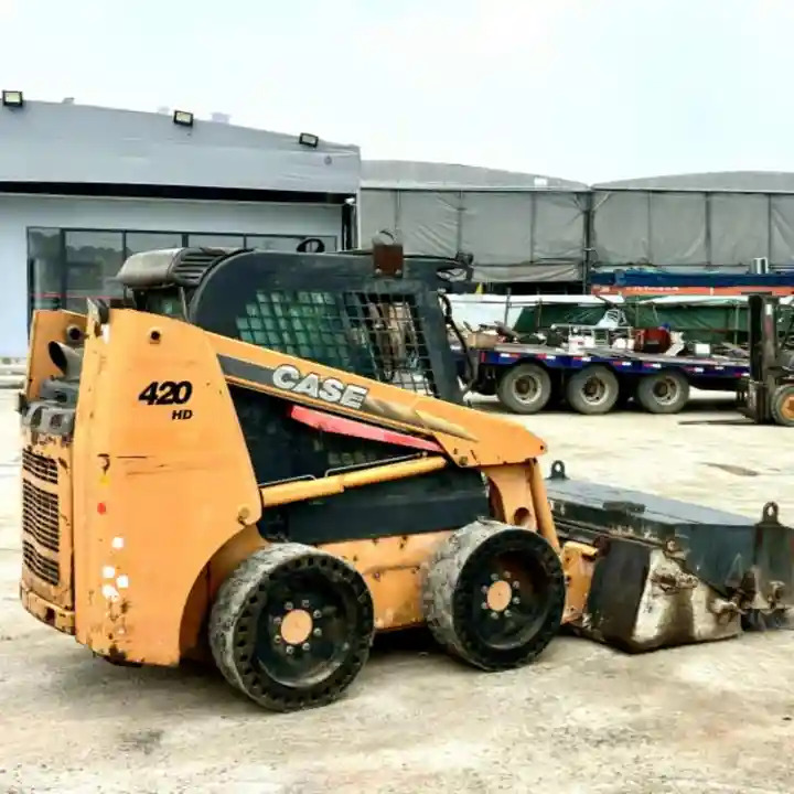 Original Second hand CASE skid steer loader 420 for sale compact skid steers loaders 440 430 420 in stock - Skid steer loader: picture 1 Original Second hand CASE skid steer loader 420 for sale compact skid steers loaders 440 430 420 in stock - Skid steer loader: picture 1
