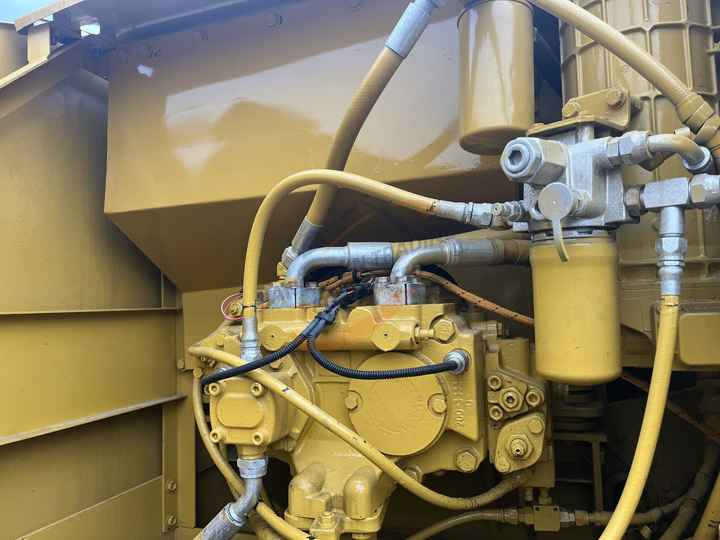 Secondhand Japanese Hydraulic Excavator Cat 320cl 320c Powerful Caterpillar 3066 Engine In Shanghai - Crawler excavator: picture 5 Secondhand Japanese Hydraulic Excavator Cat 320cl 320c Powerful Caterpillar 3066 Engine In Shanghai - Crawler excavator: picture 5