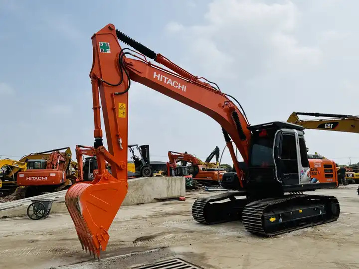 Slightly Used 20 Ton Tracked Excavator Hitachi Zx200-3 With Isuzu Ai-4hk1x Diesel Engine In Shanghai - Crawler excavator: picture 4 Slightly Used 20 Ton Tracked Excavator Hitachi Zx200-3 With Isuzu Ai-4hk1x Diesel Engine In Shanghai - Crawler excavator: picture 4