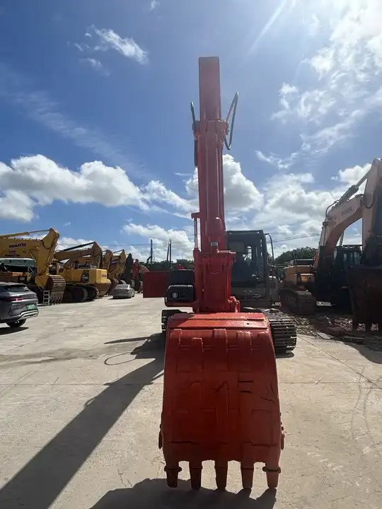 Slightly Used Japan Origin Hitachi Zx120 12t Used Excavator With A/c In Shanghai - Crawler excavator: picture 3 Slightly Used Japan Origin Hitachi Zx120 12t Used Excavator With A/c In Shanghai - Crawler excavator: picture 3