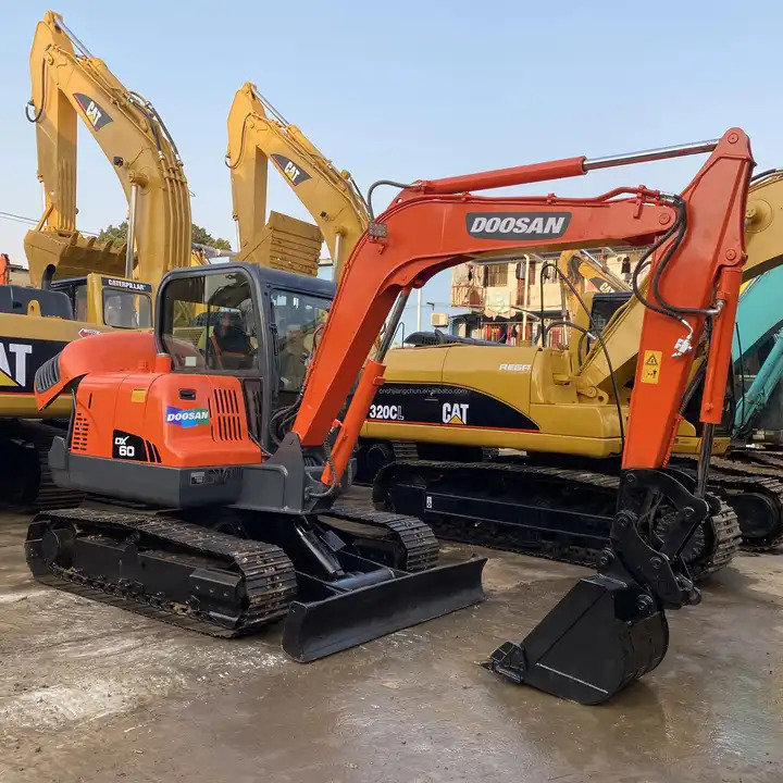 Top Grade In Stock Doosan DX60 Used 6 Ton Hydraulic Crawler Excavator Digger High Quality Factory Price Used 6 Ton - Crawler excavator: picture 1 Top Grade In Stock Doosan DX60 Used 6 Ton Hydraulic Crawler Excavator Digger High Quality Factory Price Used 6 Ton - Crawler excavator: picture 1