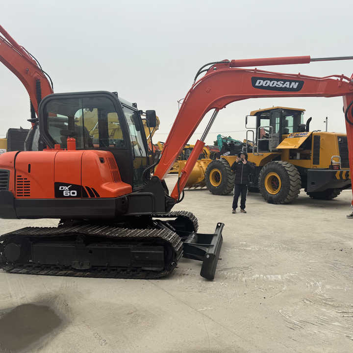 Top Grade in Stock Doosan DX60 Used 6 Ton Hydraulic Crawler Excavator Digger High Quality Factory Price Used 6 Ton - Crawler excavator: picture 1 Top Grade in Stock Doosan DX60 Used 6 Ton Hydraulic Crawler Excavator Digger High Quality Factory Price Used 6 Ton - Crawler excavator: picture 1