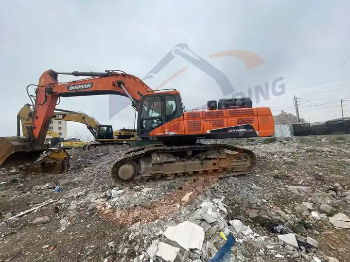 Used Doosan excavator DX520LC-9C in good condition for sale - Crawler excavator: picture 4 Used Doosan excavator DX520LC-9C in good condition for sale - Crawler excavator: picture 4