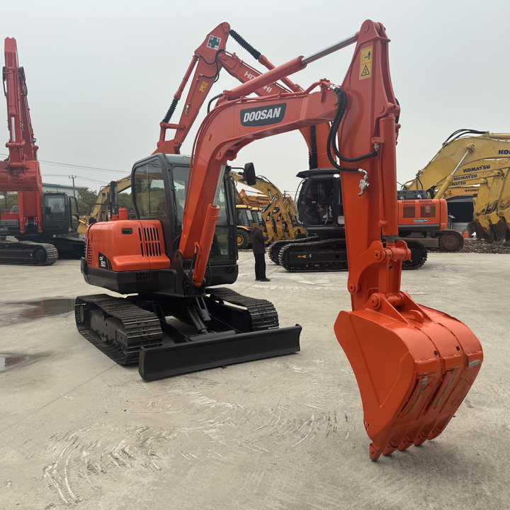 Used Excavator Doosan Dx60 Dx80 Dx75 Excavators Machinery Doosan Dx60 Dx80 Dx75 Dx225 Good Condition Low Price - Crawler excavator: picture 1 Used Excavator Doosan Dx60 Dx80 Dx75 Excavators Machinery Doosan Dx60 Dx80 Dx75 Dx225 Good Condition Low Price - Crawler excavator: picture 1