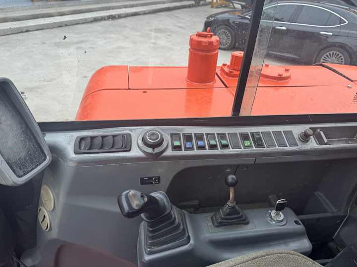 Used Excavator Doosan Dx60 Excavators Earth-moving Machinery Doosan Dx60 Dx80 Dx75 Dx225 Dh55 Dx60-9c for Sale - Crawler excavator: picture 3 Used Excavator Doosan Dx60 Excavators Earth-moving Machinery Doosan Dx60 Dx80 Dx75 Dx225 Dh55 Dx60-9c for Sale - Crawler excavator: picture 3
