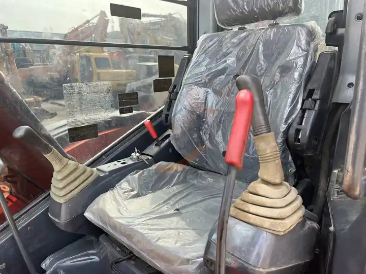 Used Hitachi excavator ZX55UR in good condition for sale - Mini excavator: picture 4 Used Hitachi excavator ZX55UR in good condition for sale - Mini excavator: picture 4