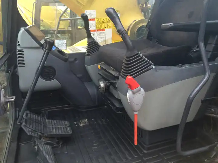 Used Komatsu excavator Pc450-8 in good condition for sale - Crawler excavator: picture 3 Used Komatsu excavator Pc450-8 in good condition for sale - Crawler excavator: picture 3