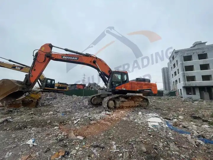 High quality Used Doosan excavator DX520LC-9C in good condition for sale - Crawler excavator: picture 4 High quality Used Doosan excavator DX520LC-9C in good condition for sale - Crawler excavator: picture 4