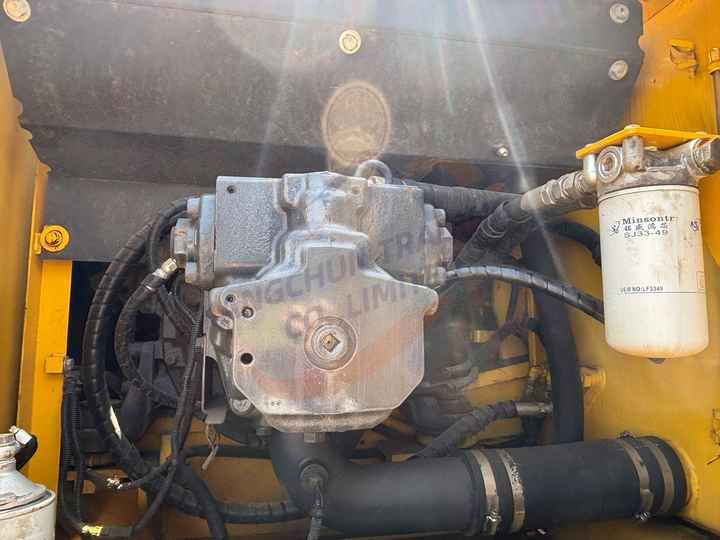 Nice porfmance Japanese Hot Selling Good Condition Used Excavator Komatsu PC200 Cheap Price PC210 PC220-8 - Crawler excavator: picture 4 Nice porfmance Japanese Hot Selling Good Condition Used Excavator Komatsu PC200 Cheap Price PC210 PC220-8 - Crawler excavator: picture 4