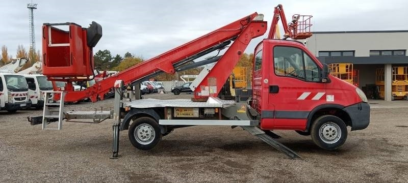 Iveco Daily Isoli PT165 - 16,5 m - Truck mounted aerial platform: picture 4 Iveco Daily Isoli PT165 - 16,5 m - Truck mounted aerial platform: picture 4