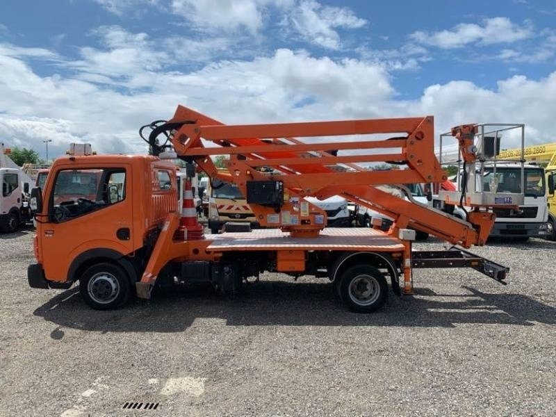 Renault Maxity CMC TB200 - 20 m - 200 kg - Truck mounted aerial platform: picture 5 Renault Maxity CMC TB200 - 20 m - 200 kg - Truck mounted aerial platform: picture 5