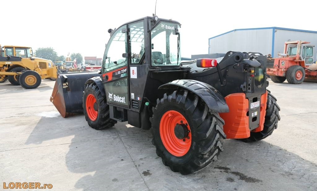 Bobcat TL38.70HF - Telescopic handler: picture 2 Bobcat TL38.70HF - Telescopic handler: picture 2