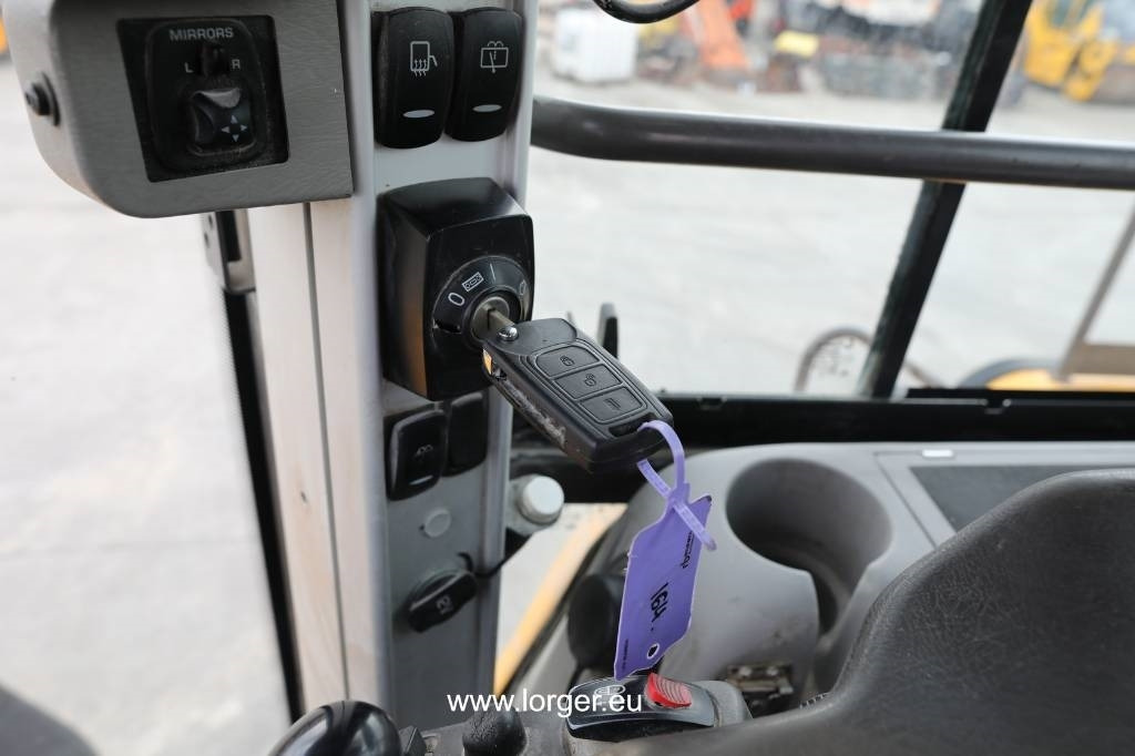 Wheel loader Volvo L 220 H: picture 22