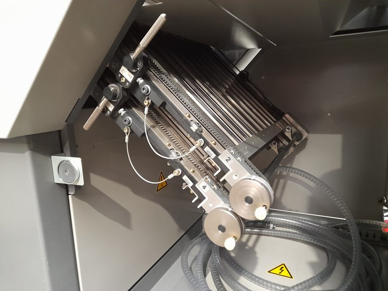 Horizon AFC-544 AKT | folder | 4 + knife + 2 | 2001 | 25 mio - Folding machine: picture 5 Horizon AFC-544 AKT | folder | 4 + knife + 2 | 2001 | 25 mio - Folding machine: picture 5