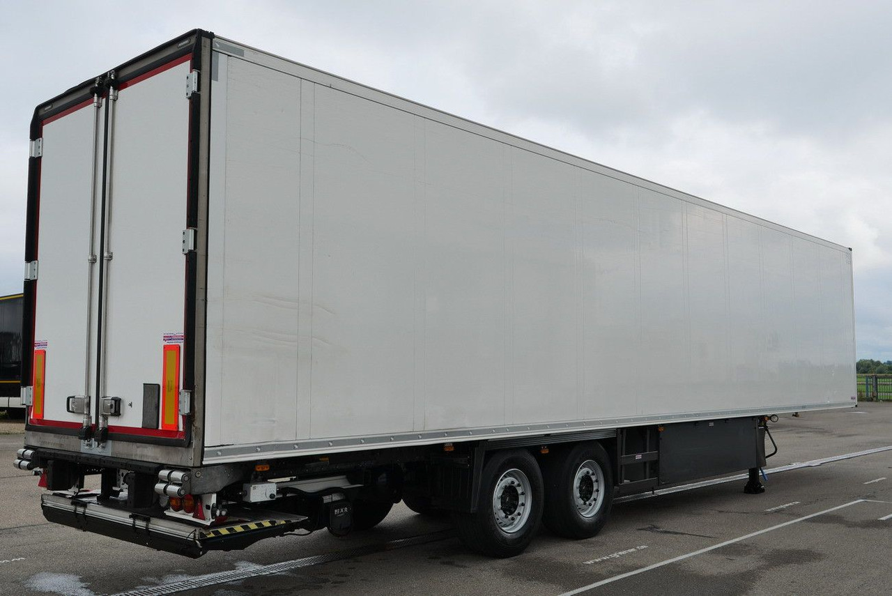 Schmitz Cargobull SKO 18 /BI TEMP / LBW BÄR / FP45 /VECTOR 1950 MT - Closed box semi-trailer: picture 2 Schmitz Cargobull SKO 18 /BI TEMP / LBW BÄR / FP45 /VECTOR 1950 MT - Closed box semi-trailer: picture 2