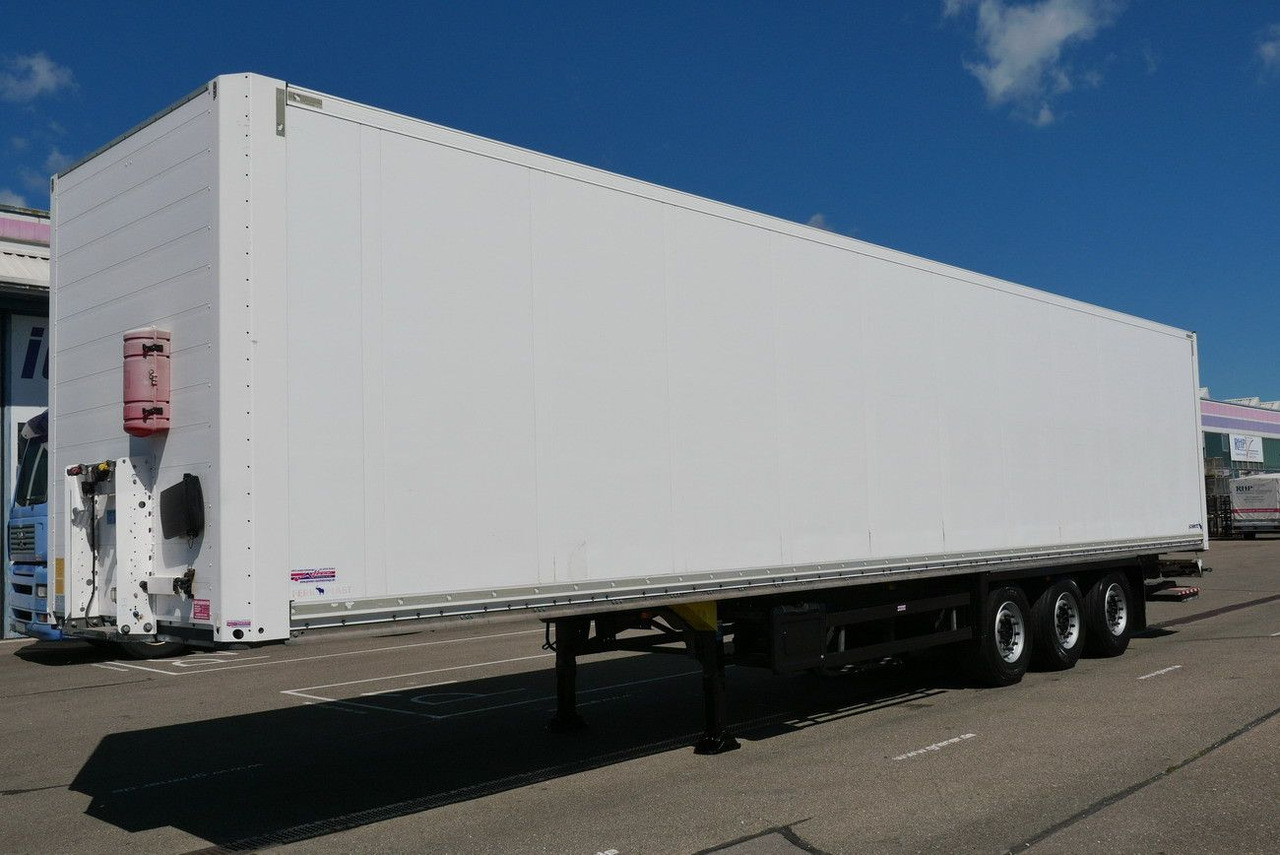 Schmitz Cargobull SKO 24/ ROLLTOR / LBW 2000 kg / TÜV NEU - Closed box semi-trailer: picture 4 Schmitz Cargobull SKO 24/ ROLLTOR / LBW 2000 kg / TÜV NEU - Closed box semi-trailer: picture 4