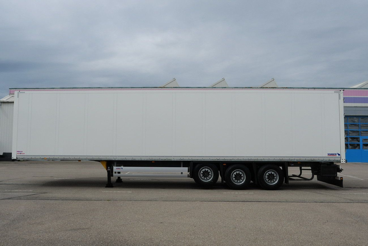 Schmitz Cargobull SKO/SBO 24 ZURRLEISTE / ZURRINGE / LIFTACHSE - Closed box semi-trailer: picture 5 Schmitz Cargobull SKO/SBO 24 ZURRLEISTE / ZURRINGE / LIFTACHSE - Closed box semi-trailer: picture 5
