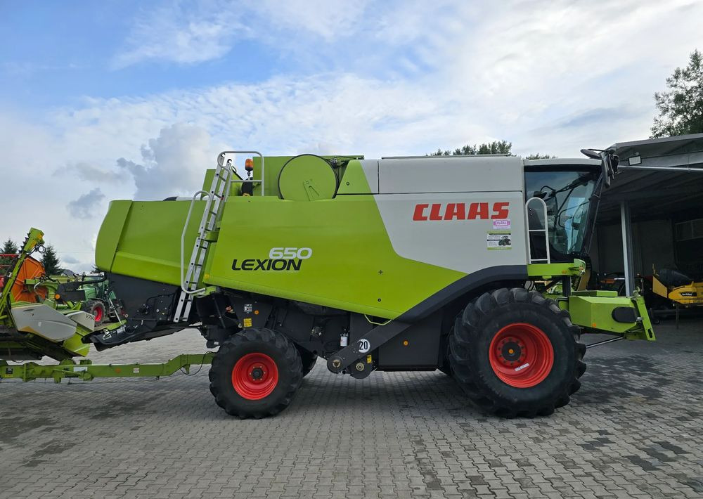 Claas Lexion 650 heder 750 Vario laser - Combine harvester: picture 3 Claas Lexion 650 heder 750 Vario laser - Combine harvester: picture 3