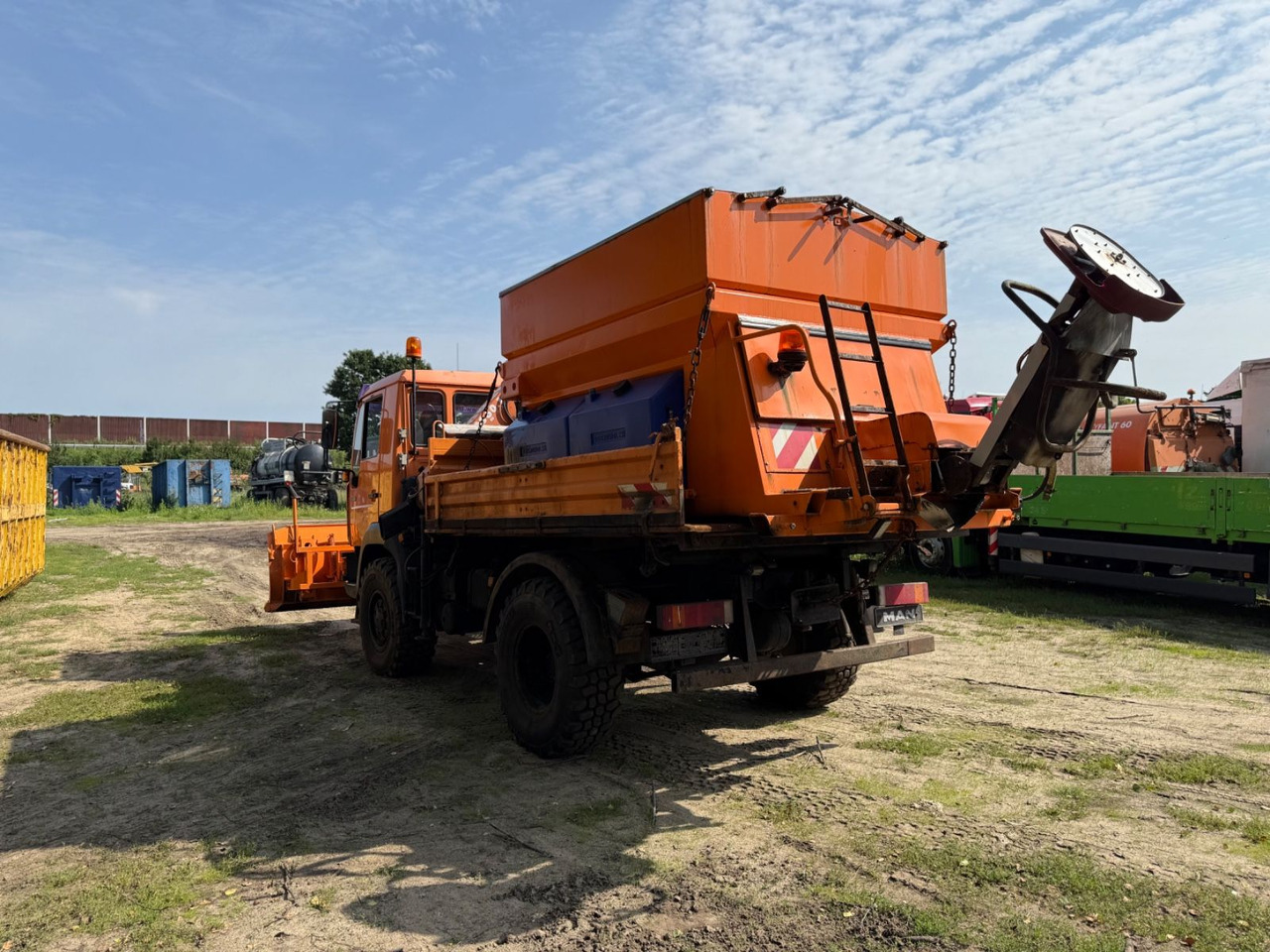 Tipper, Crane truck MAN 10.224  Atlas Kran Salzstreuer 4X4: picture 7 Tipper, Crane truck MAN 10.224  Atlas Kran Salzstreuer 4X4: picture 7