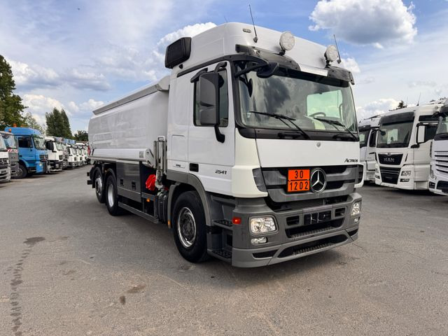 Mercedes-Benz Actros 2541 Tankwagen - Tank truck: picture 2 Mercedes-Benz Actros 2541 Tankwagen - Tank truck: picture 2