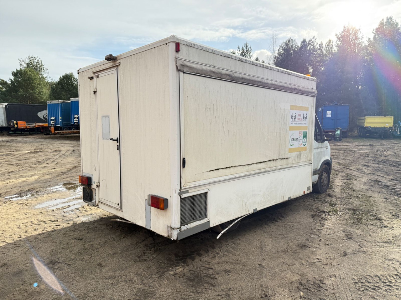 Vending truck Renault Master: picture 7